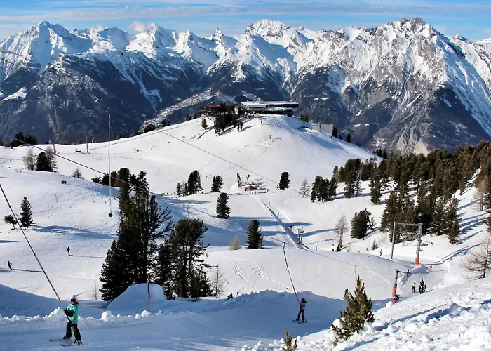 Ski-in Ski-out Prarion Slopes * 南达